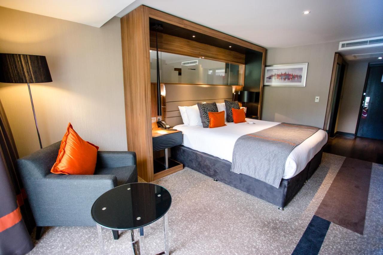 Crowne Plaza Gerrards Cross By Ihg Hotel Beaconsfield Bagian luar foto