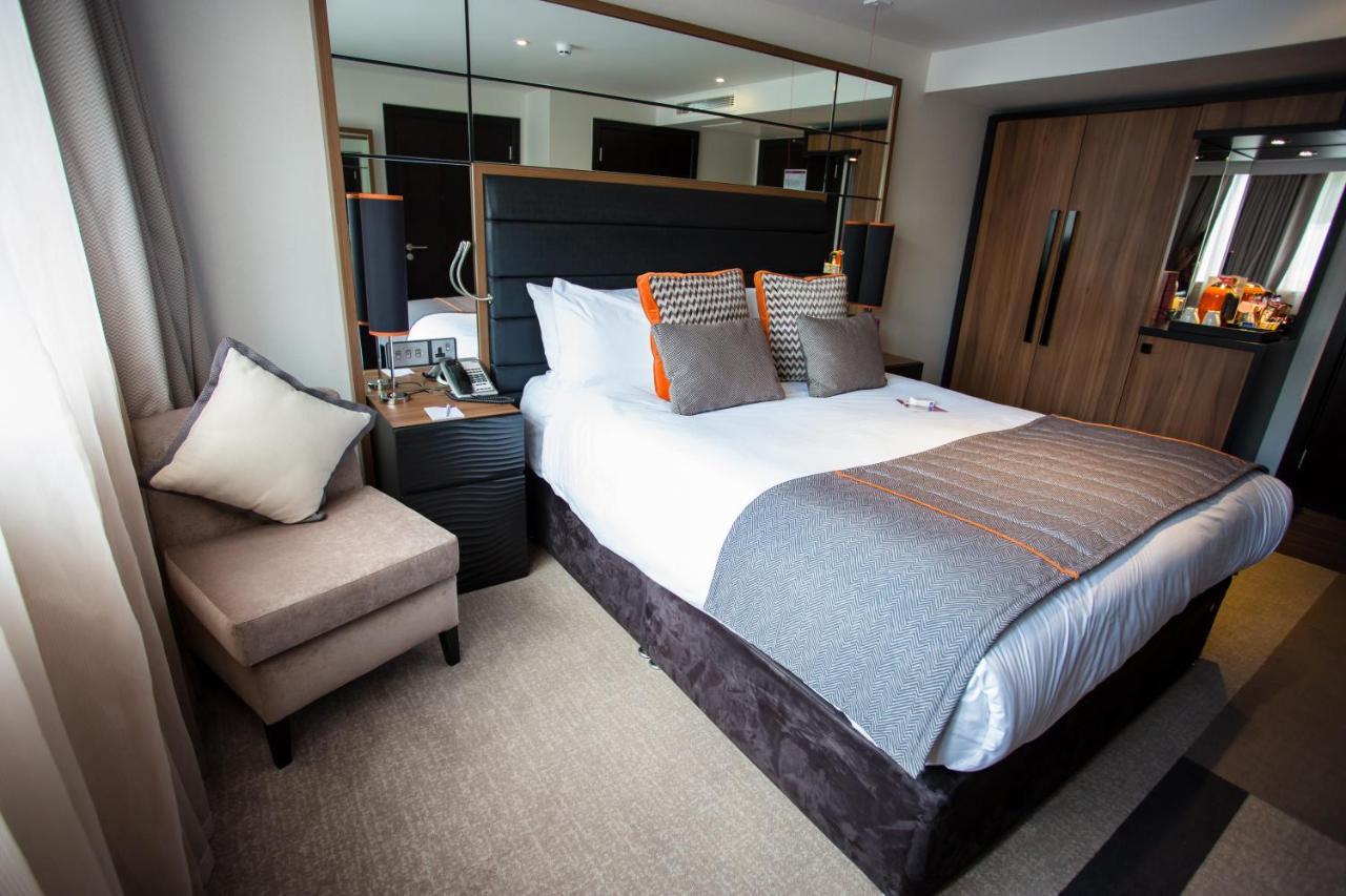 Crowne Plaza Gerrards Cross By Ihg Hotel Beaconsfield Bagian luar foto
