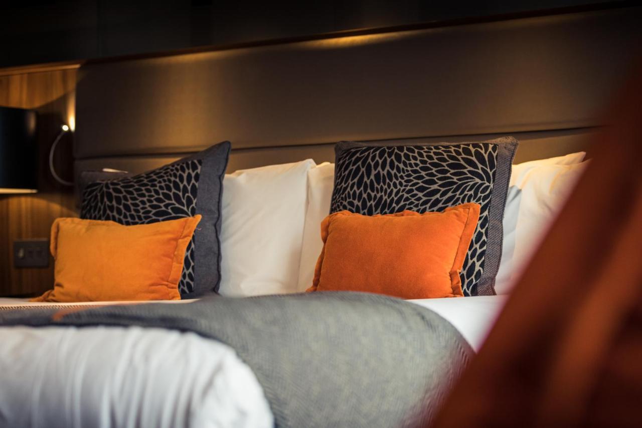 Crowne Plaza Gerrards Cross By Ihg Hotel Beaconsfield Bagian luar foto