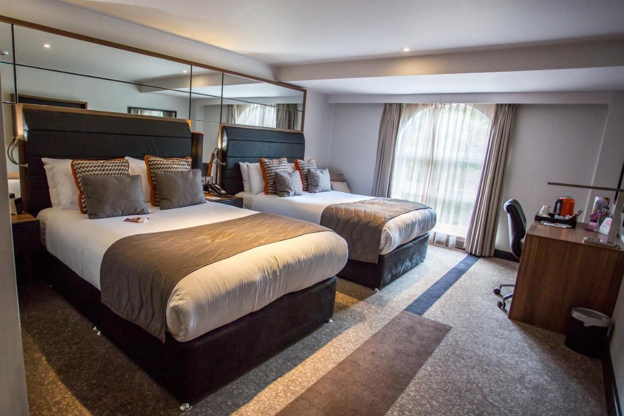Crowne Plaza Gerrards Cross By Ihg Hotel Beaconsfield Bagian luar foto