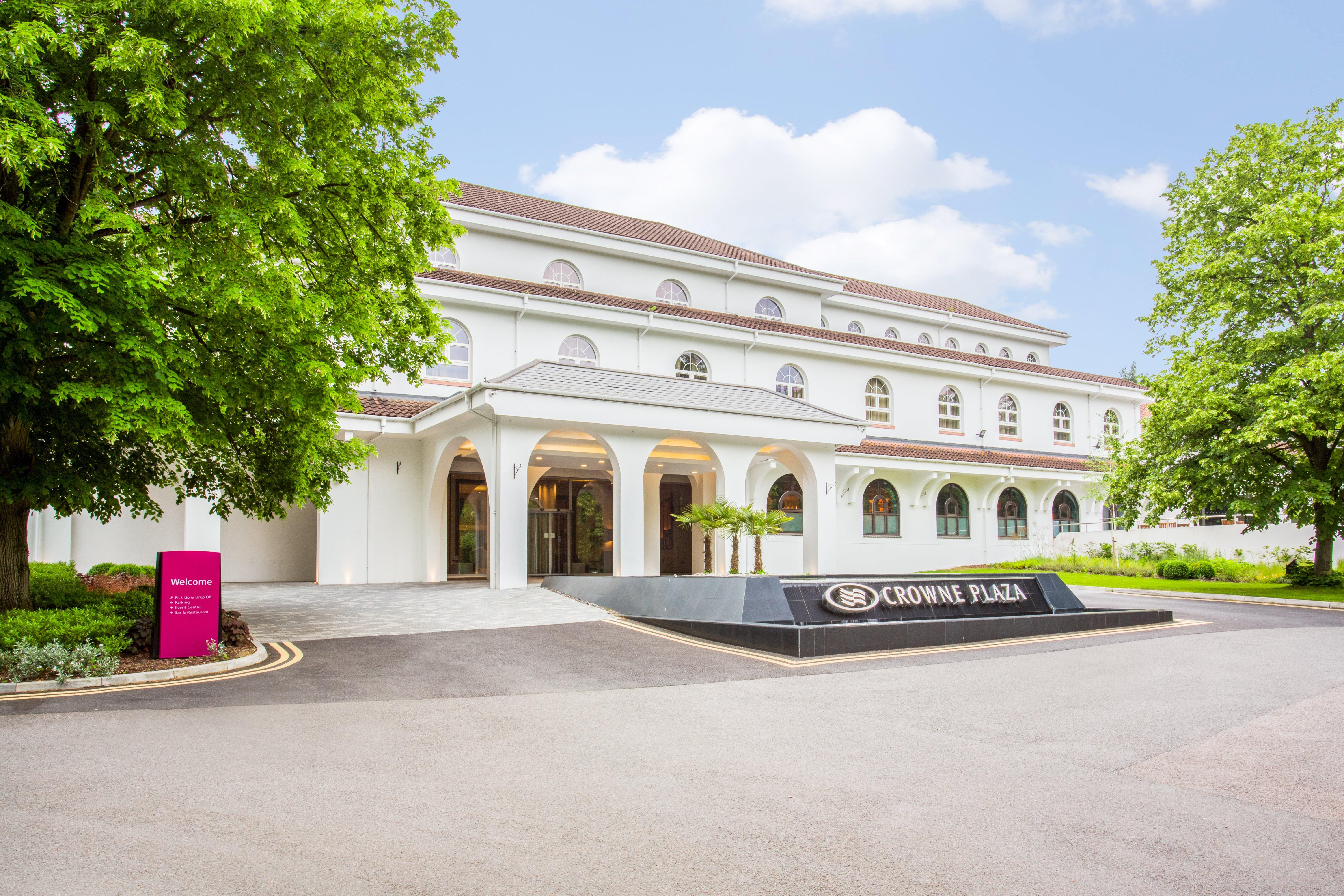 Crowne Plaza Gerrards Cross By Ihg Hotel Beaconsfield Bagian luar foto