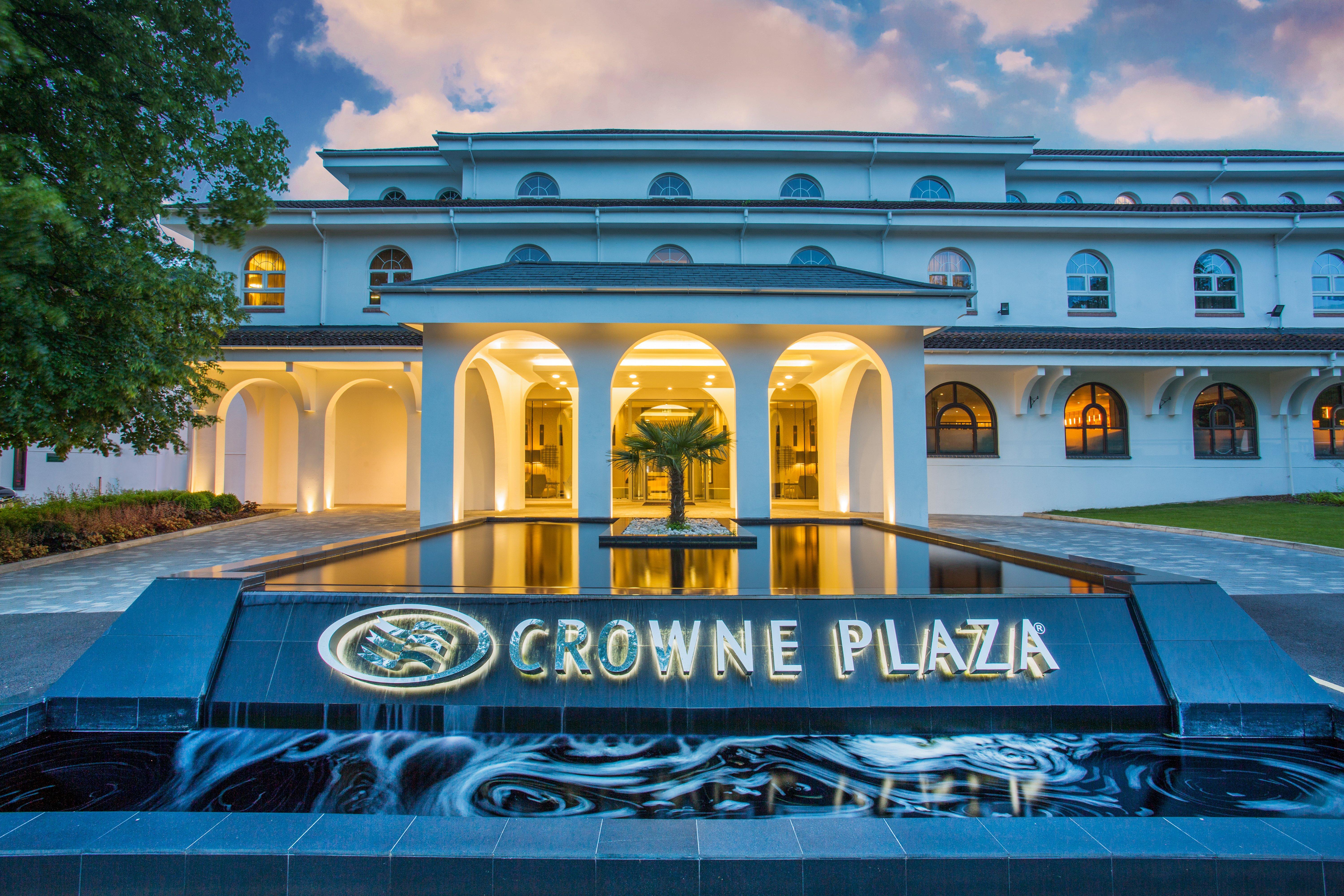 Crowne Plaza Gerrards Cross By Ihg Hotel Beaconsfield Bagian luar foto