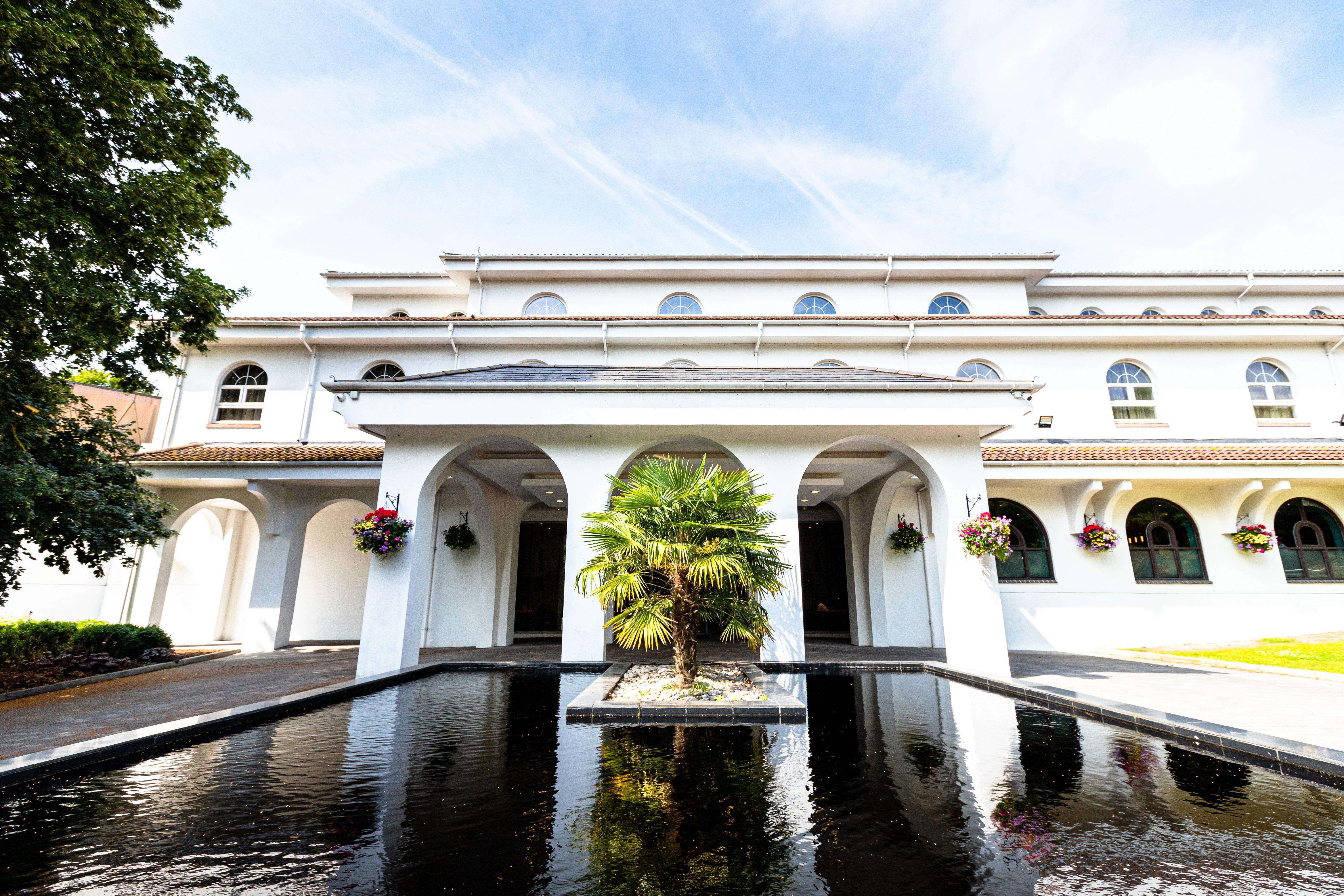 Crowne Plaza Gerrards Cross By Ihg Hotel Beaconsfield Bagian luar foto