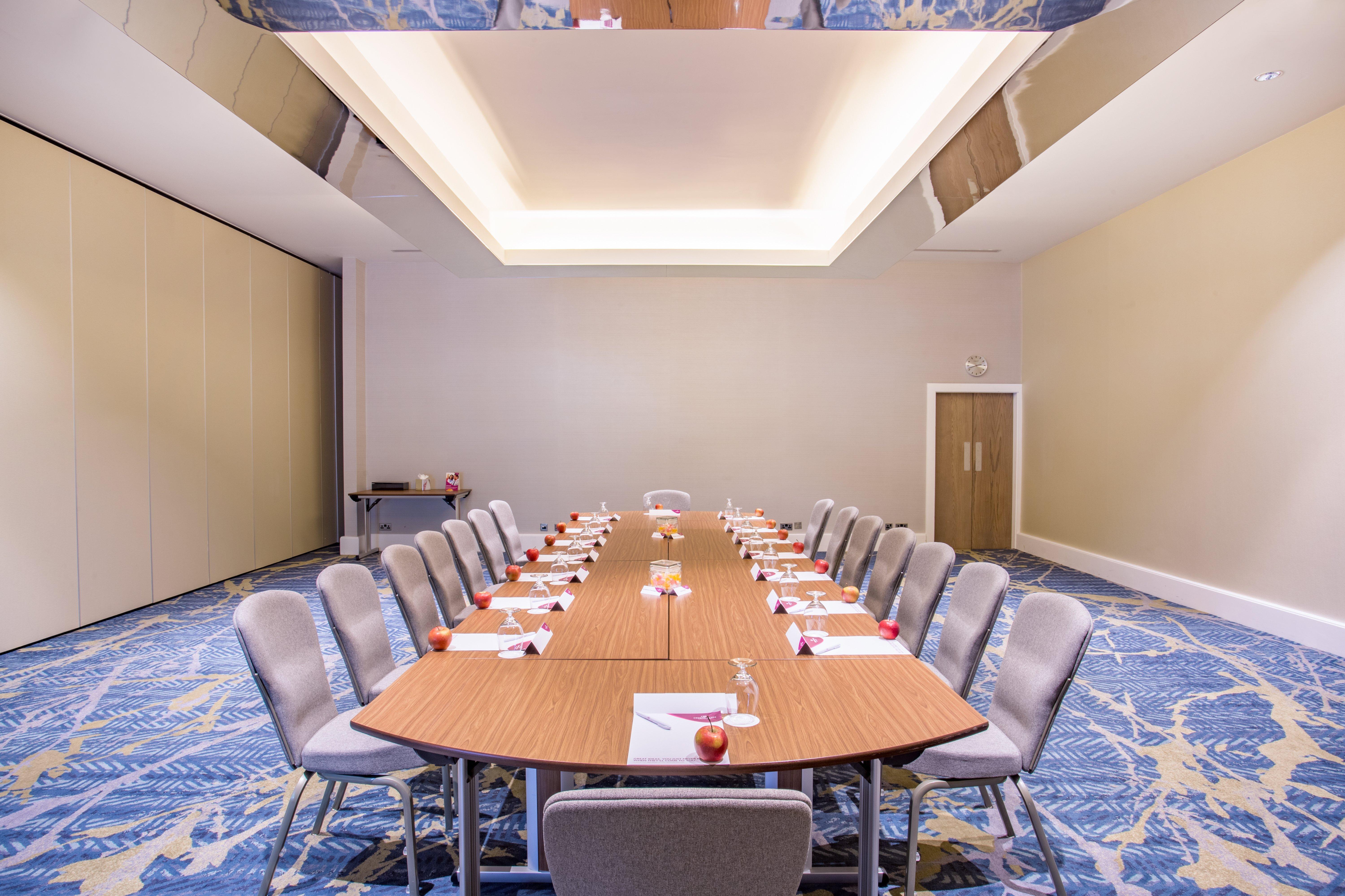 Crowne Plaza Gerrards Cross By Ihg Hotel Beaconsfield Bagian luar foto