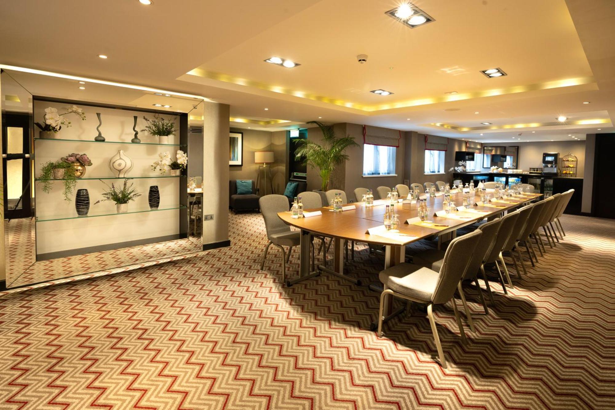 Crowne Plaza Gerrards Cross By Ihg Hotel Beaconsfield Bagian luar foto