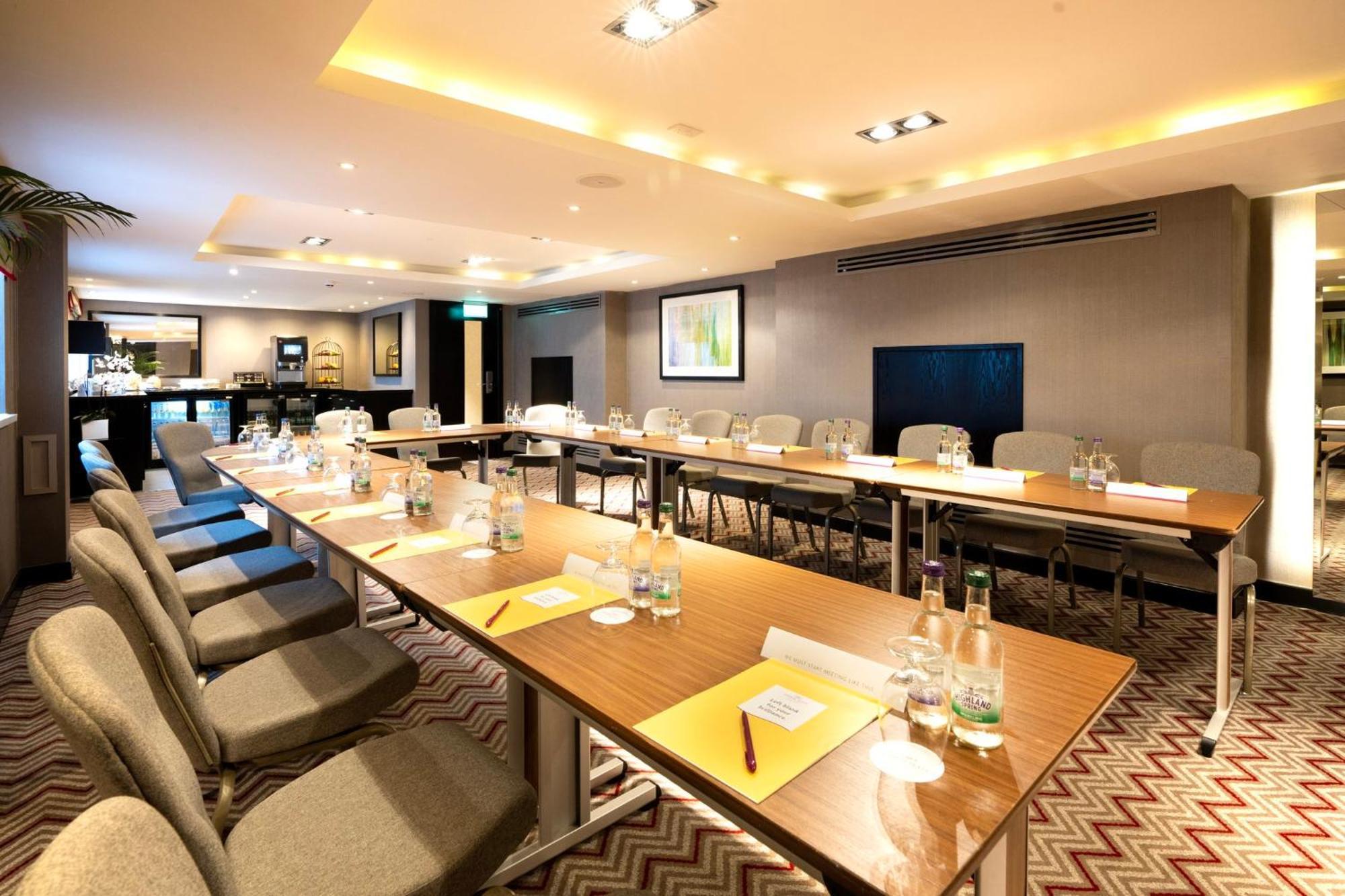 Crowne Plaza Gerrards Cross By Ihg Hotel Beaconsfield Bagian luar foto