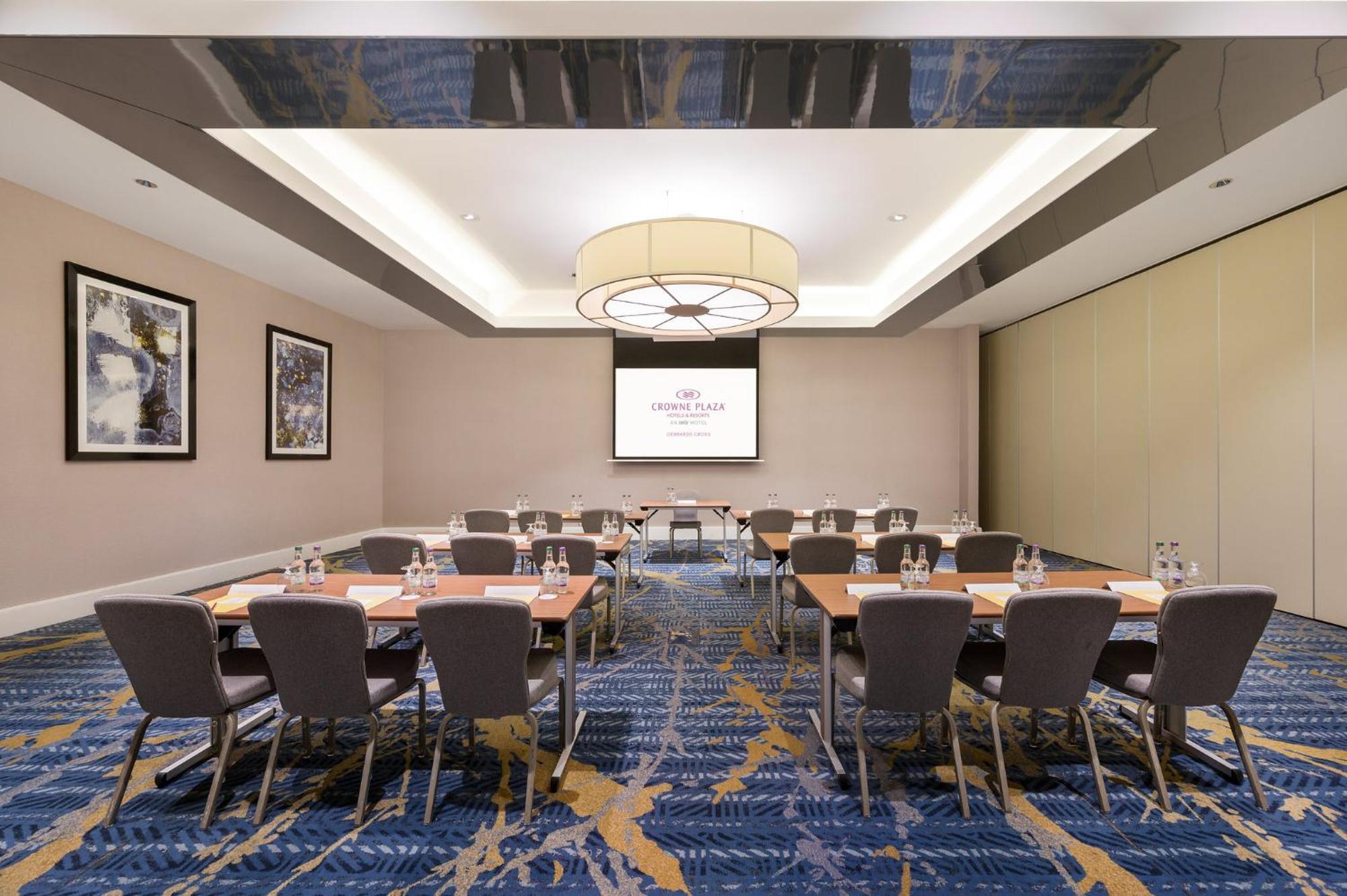 Crowne Plaza Gerrards Cross By Ihg Hotel Beaconsfield Bagian luar foto