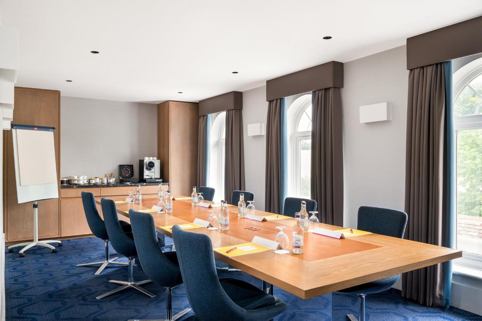 Crowne Plaza Gerrards Cross By Ihg Hotel Beaconsfield Bagian luar foto