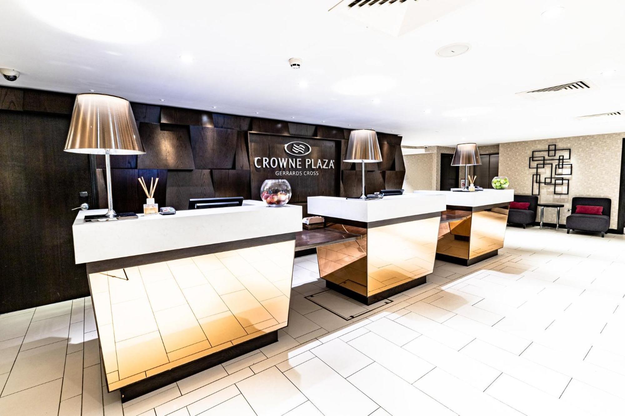 Crowne Plaza Gerrards Cross By Ihg Hotel Beaconsfield Bagian luar foto