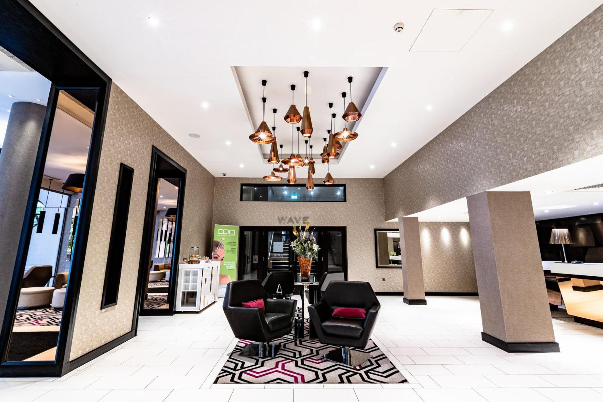 Crowne Plaza Gerrards Cross By Ihg Hotel Beaconsfield Bagian luar foto